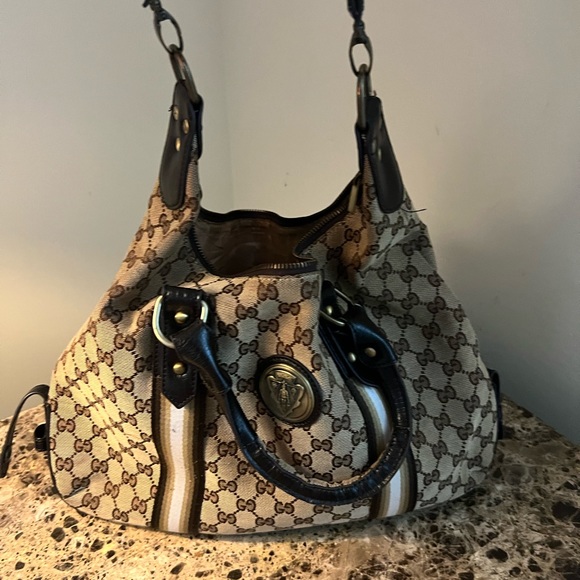 Cloth - Picture 6 of 8